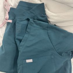 Figs Set (pants Are Joggers)