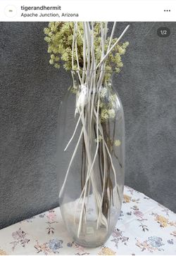 VASE / FLOWER DECOR