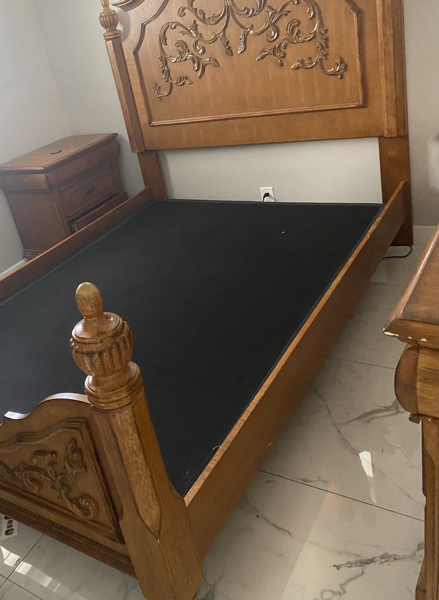 Queen Size Bedroom