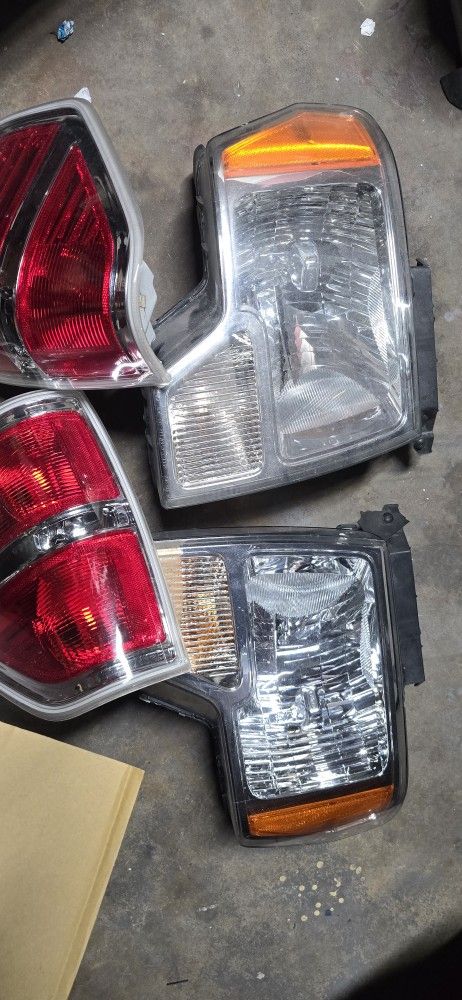 headlight set for Ford F150 from 2012 to 2014