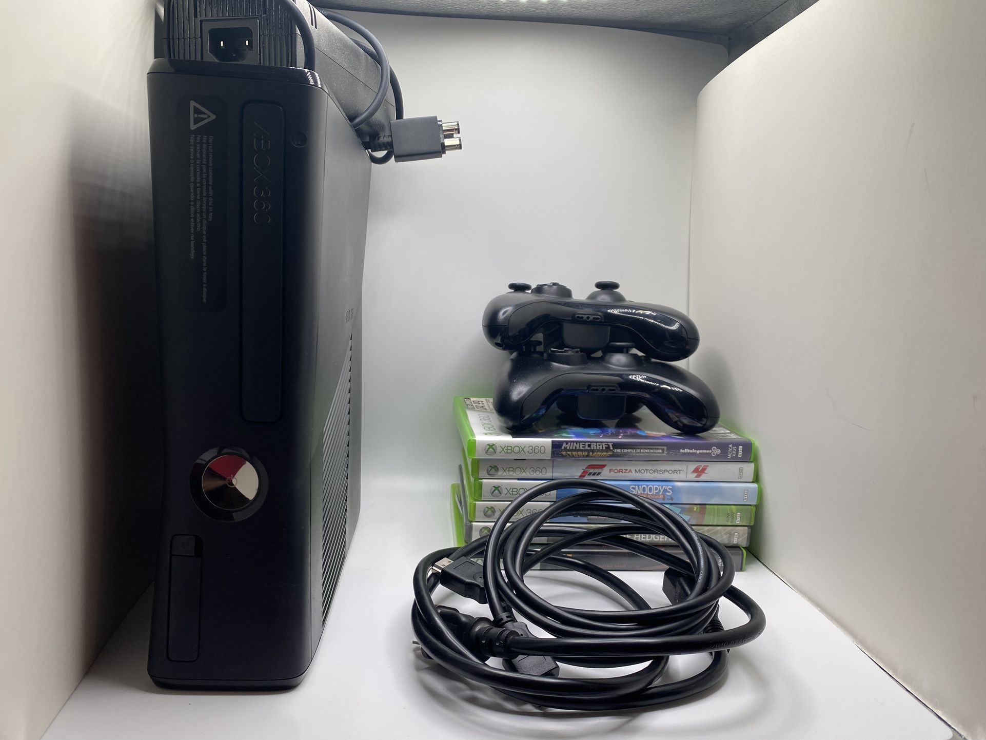 Xbox 360 Slim Black 250 GB (With Games included)