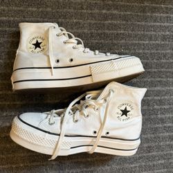 WOMENS SIZE 8 CONVERSE SHOES