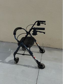 Nova adult Walker