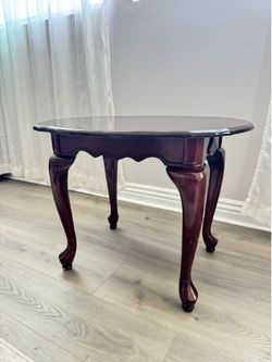 Set of 2 side tables