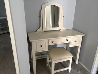 Vanity table set
