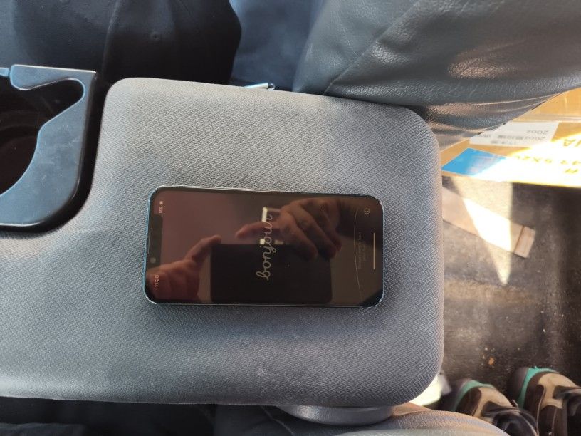 iPhone 14 W/ 256 GB $450obo Unlocked