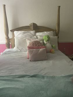 Queen Bedroom Set /dresser /night Stand 