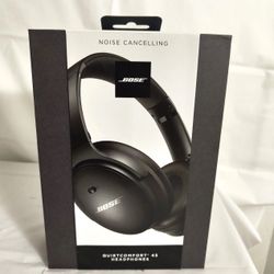 Bose QuietComfort 45 Bluetooth Wireless Noise Cancelling Headphones - Black.  Like New In Box