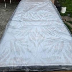 New! Sealy Posturepedic Mattress With Adjustable Bed Frame With Remote Control  ( 36" X 84" Mattress Size 