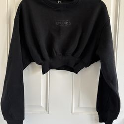 Forever 21- Black Crop Sweatshirt