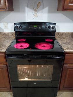 GE, Black Electric Stove.