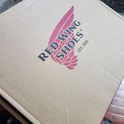 Red Wings Tradesman

Men's 8-inch BOA®, Waterproof, CSA Safety Toe Boot

