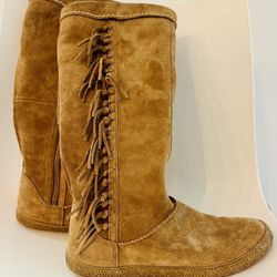 UGG Australia Mammoth Suede Boots. 7.5