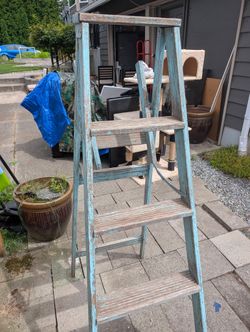 Vintage 5 ft Ladder
