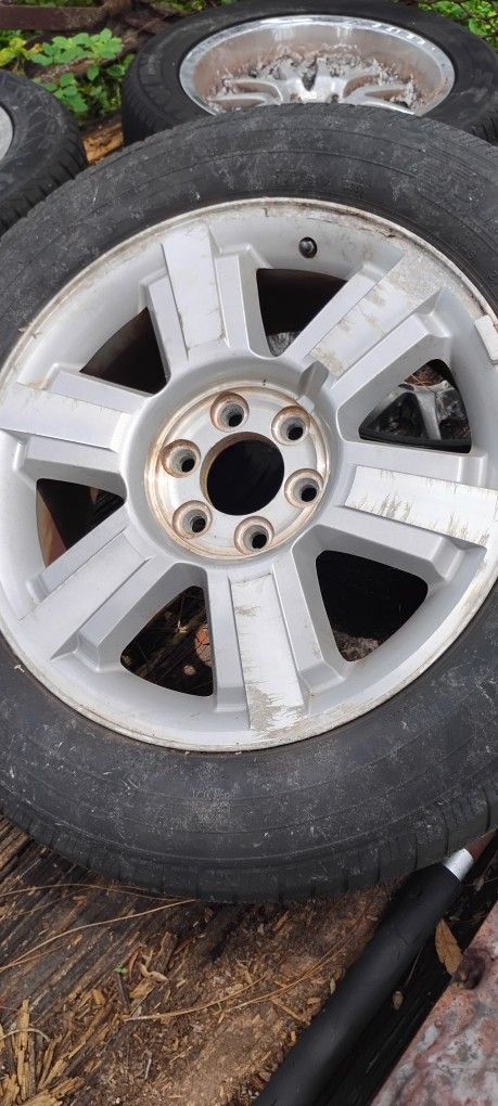 2 Ford (King Ranch) Rims And Tires In Good Condition Michelin 275/55/20