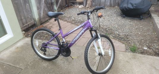 LIKE NEW* HUFFY BIKE Mid Size