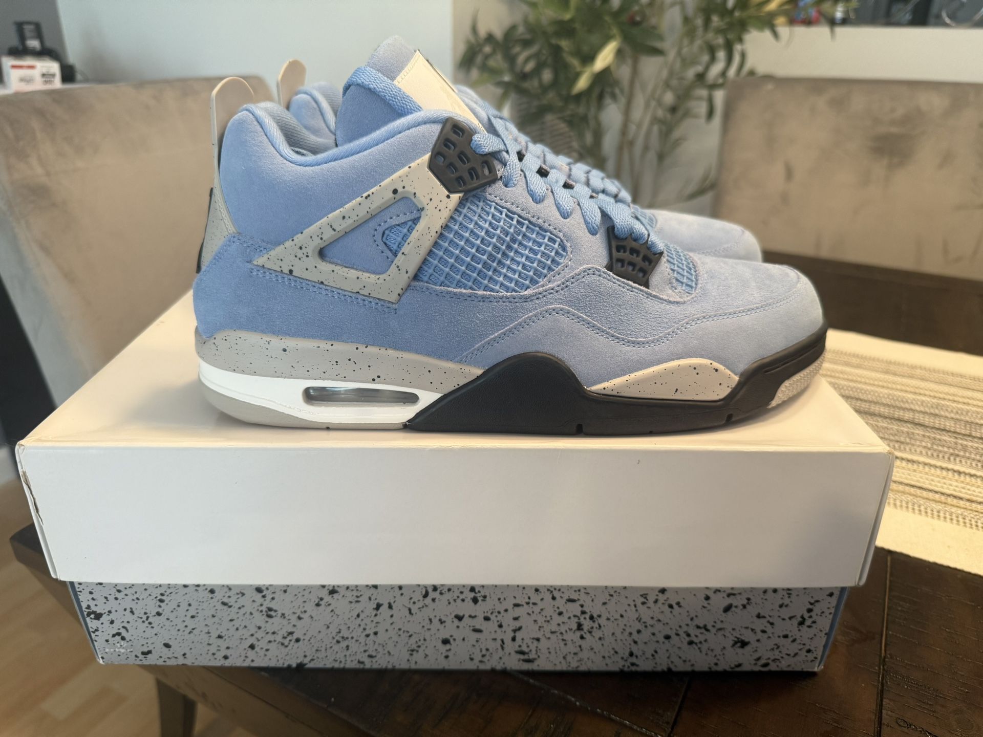 Jordan 4 Retro University Blue Size 10.5