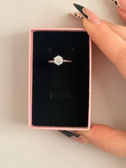 Moissanite diamond ring
