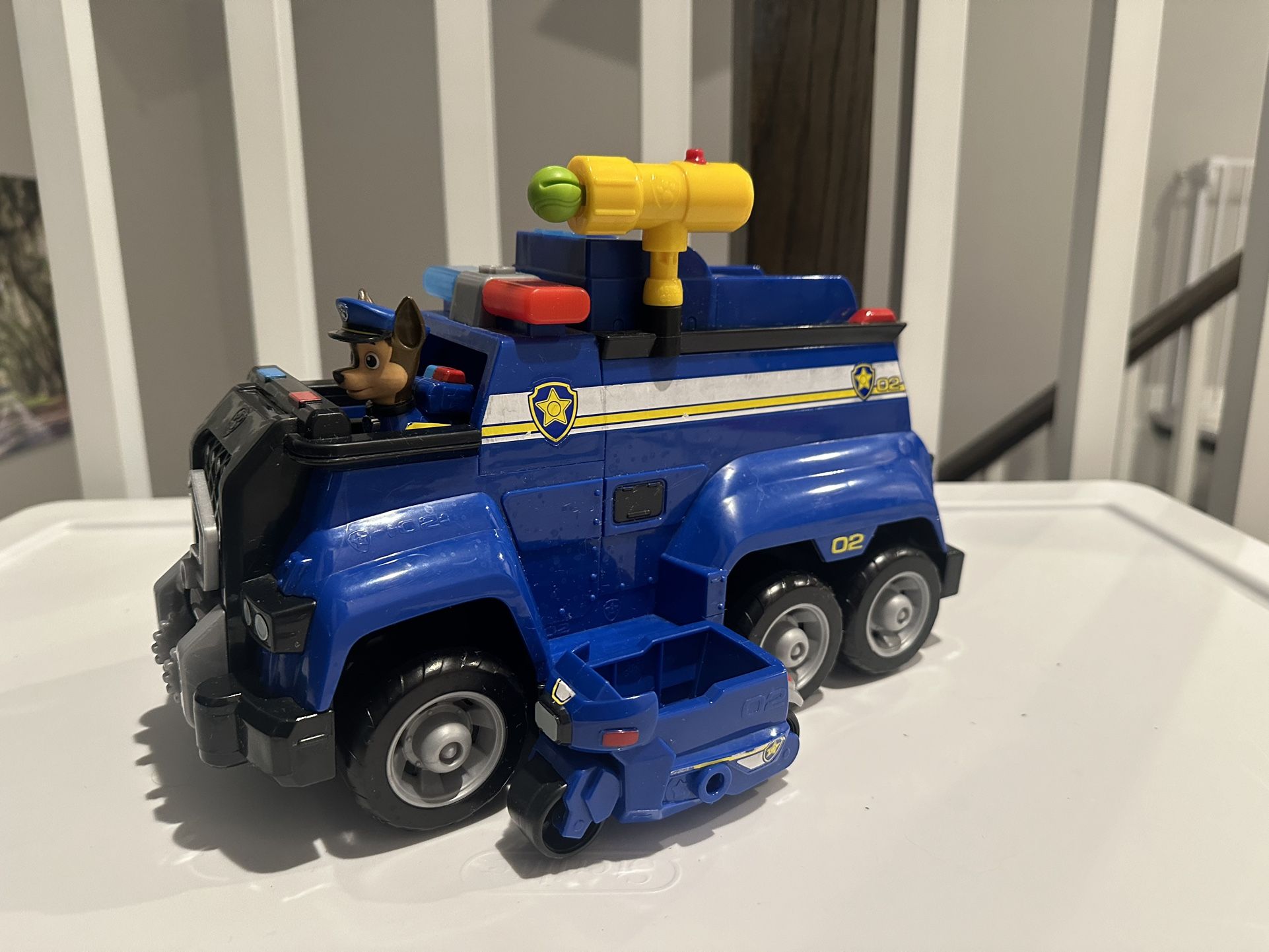 Paw Patrol - Chase Ultimate Rescue Vehicle
