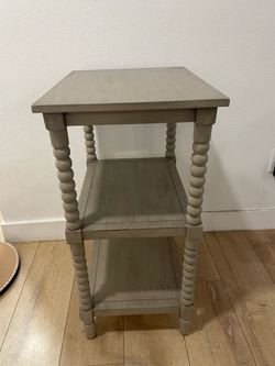 Accent table