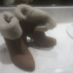 Ugg Women’s Size 7 Brown Suede Boots Sherpa Lined