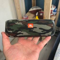 JBL Flip 5 Camouflage Speaker
