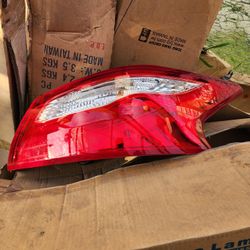 2016 Altima Tailight RH