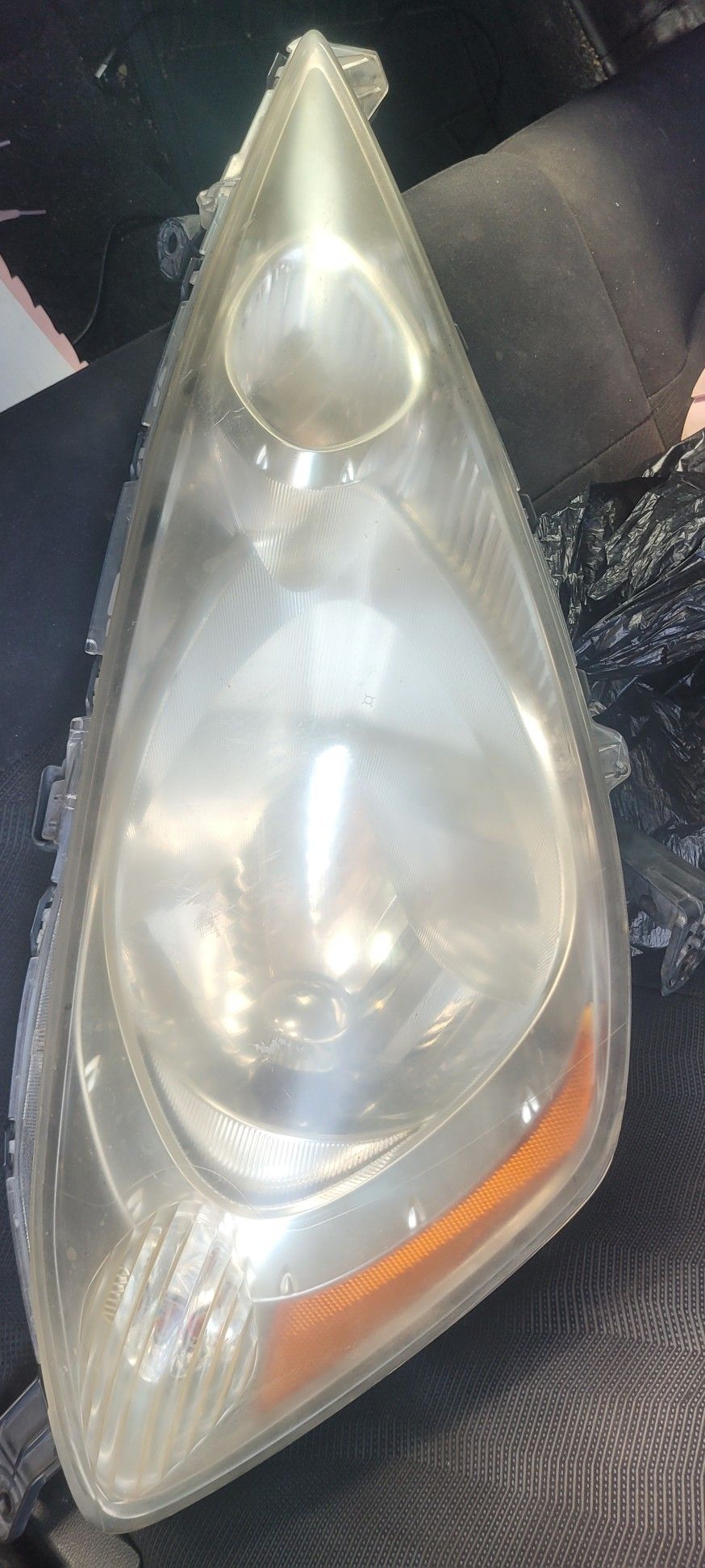 Headlight  right side Honda Fit 2009 2010