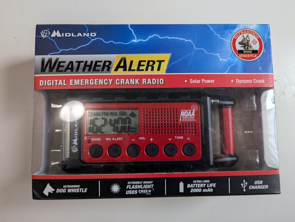 New Digital Emergency Crank Radio With Extremely Light Flashlight And Ultrasonic Dog Whistle