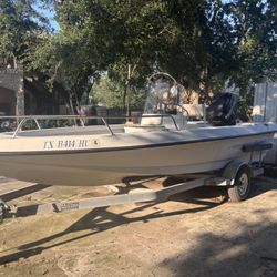 Center Console Fishing Boat