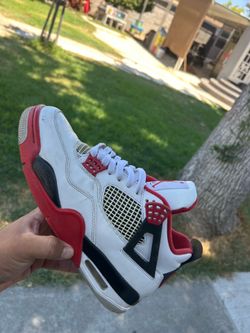 Jordan 4 fire reds