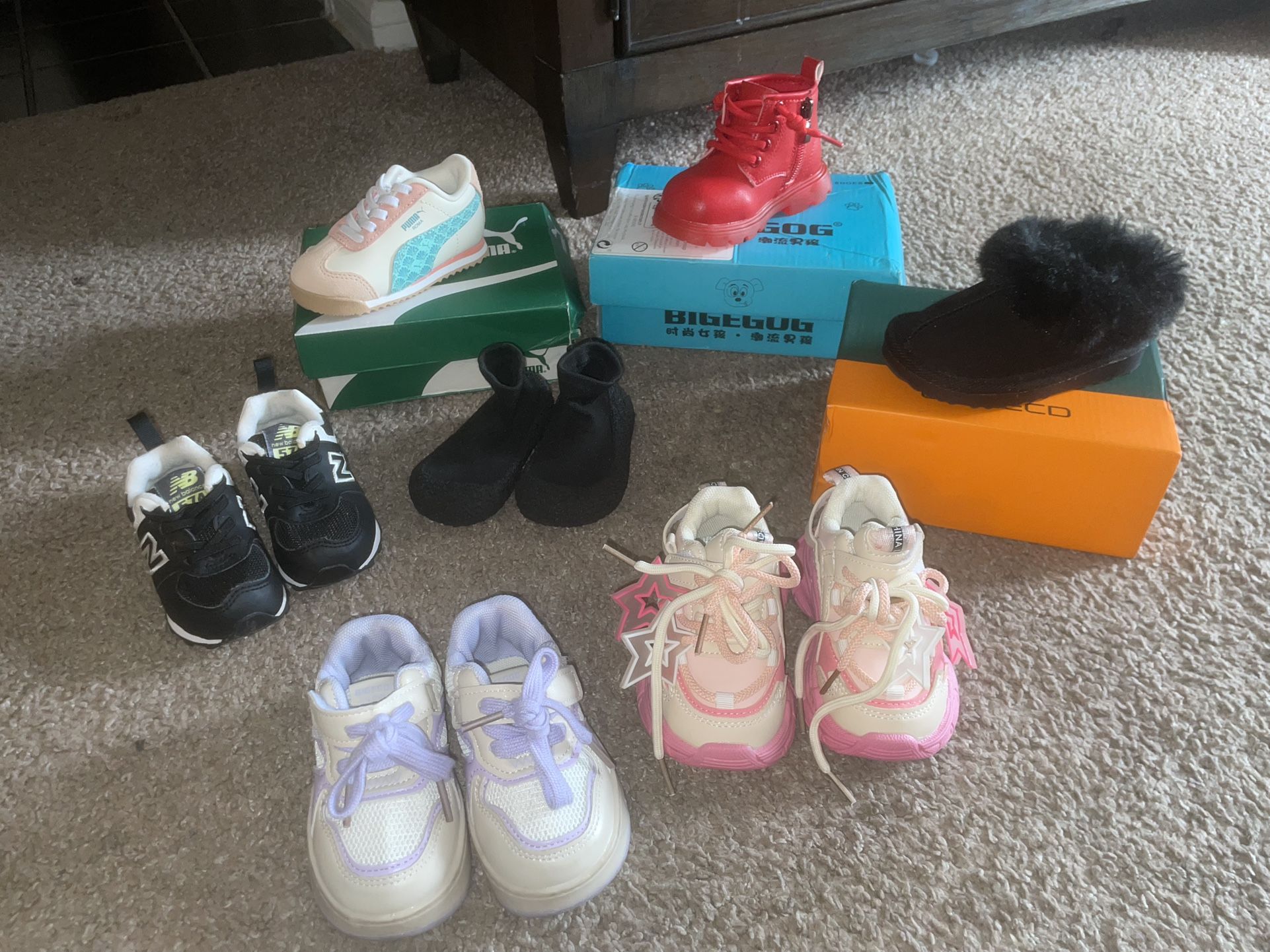 Baby Shoe Lot (4.5-5c)