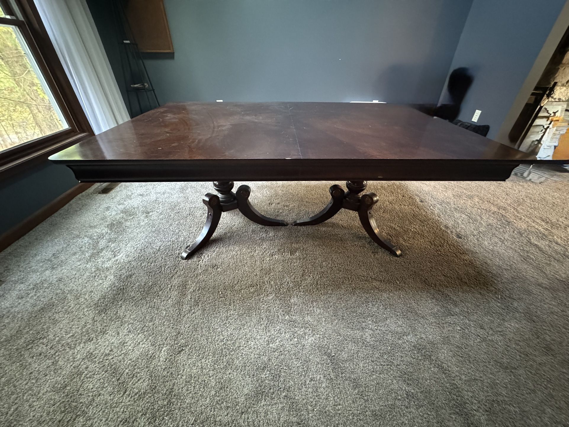 Extendable Dining Table with 6 Chairs