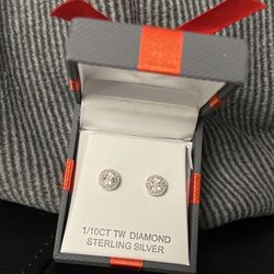 1/10ct Diamond Earring 