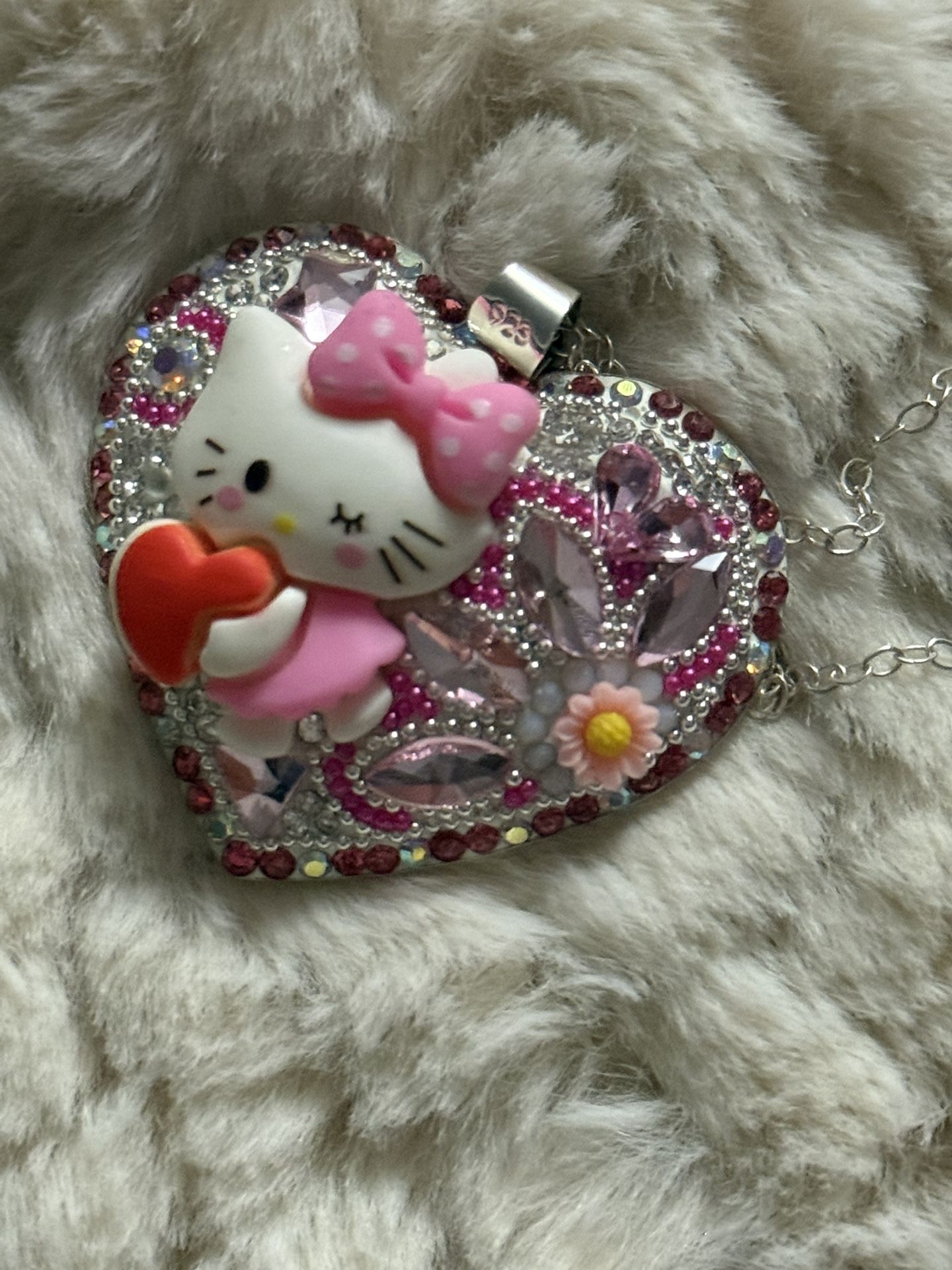 Hello Kitty Pendant