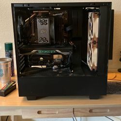 PC Gaming Computer  w/ Keyboard, Microphone, and Monitor