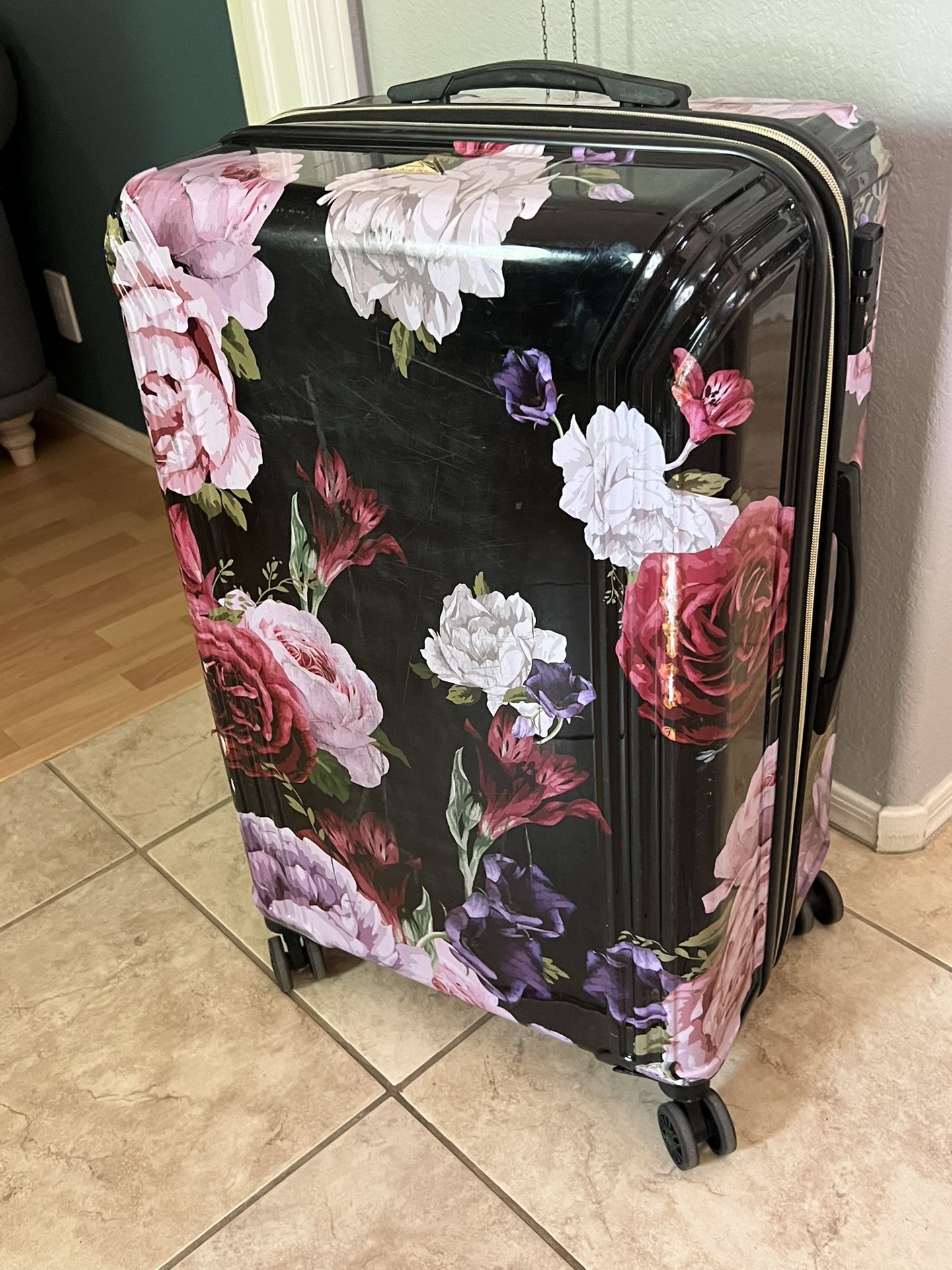Triforce versailles best sale luggage