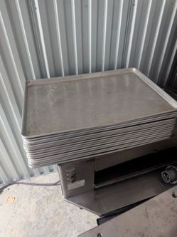 Commercial 16pc aluminum trays for catering