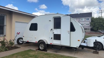 Small Travel Trailer Camper 2009