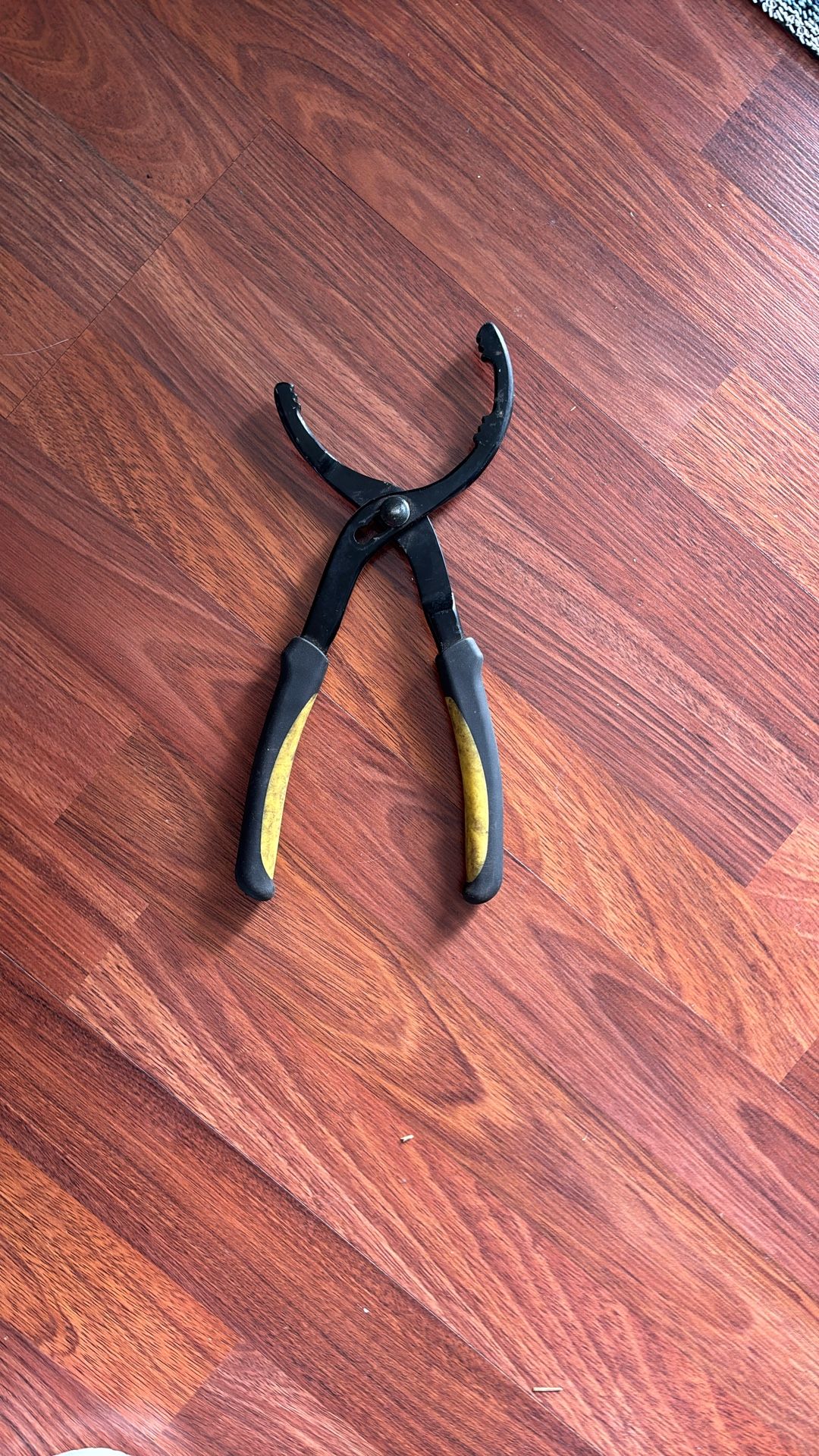 Adjustable Oil Filter Tool