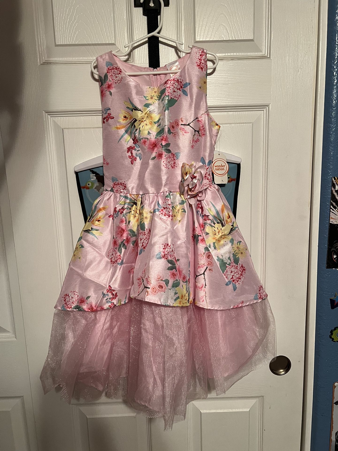 Girls Size 8-10 Dress (104th Ave & Olive)