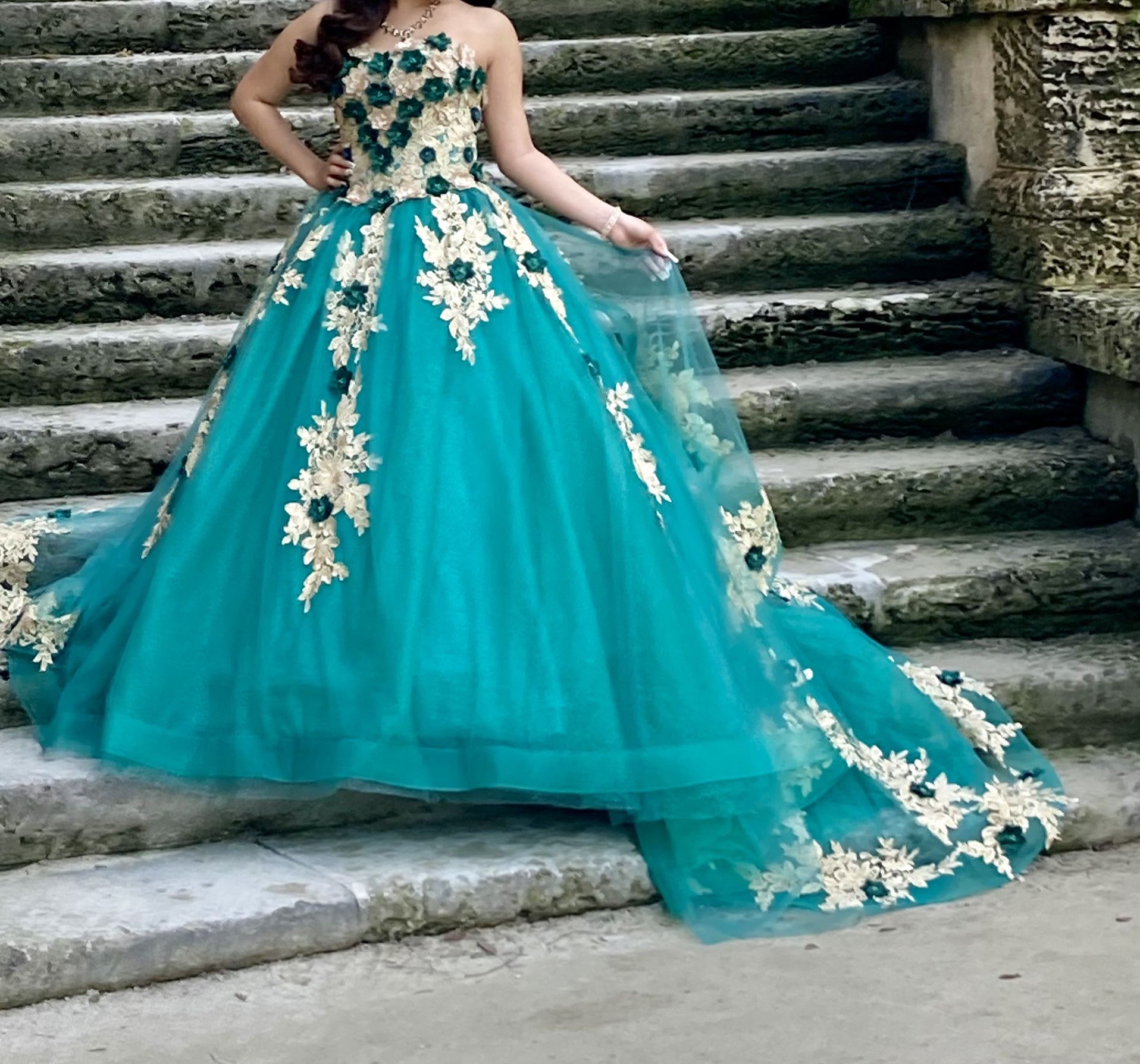 Quinceanera Dress: Green And Gold