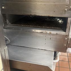 COMMERCIAL OVEN