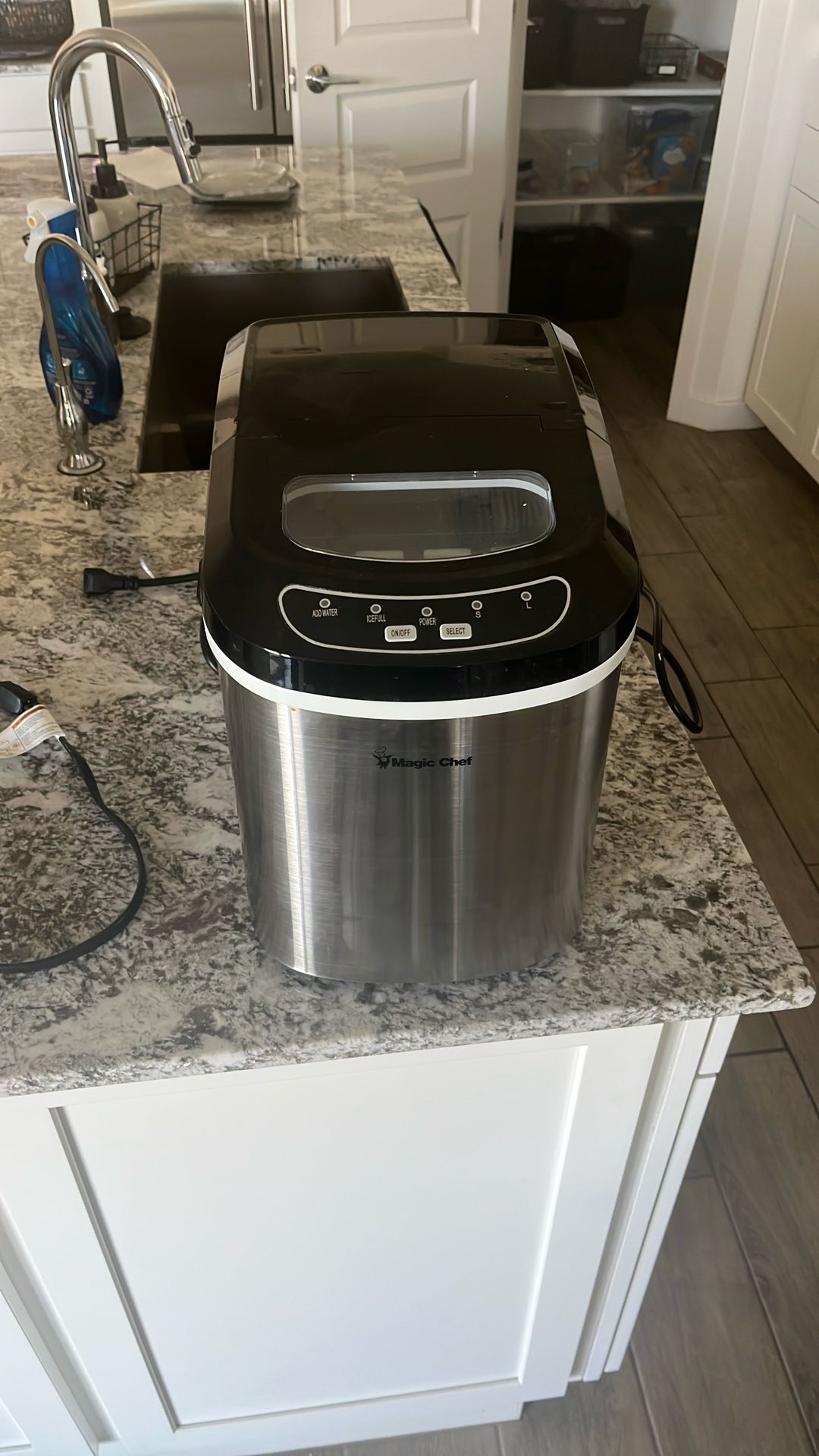 Magic Chef Ice Maker