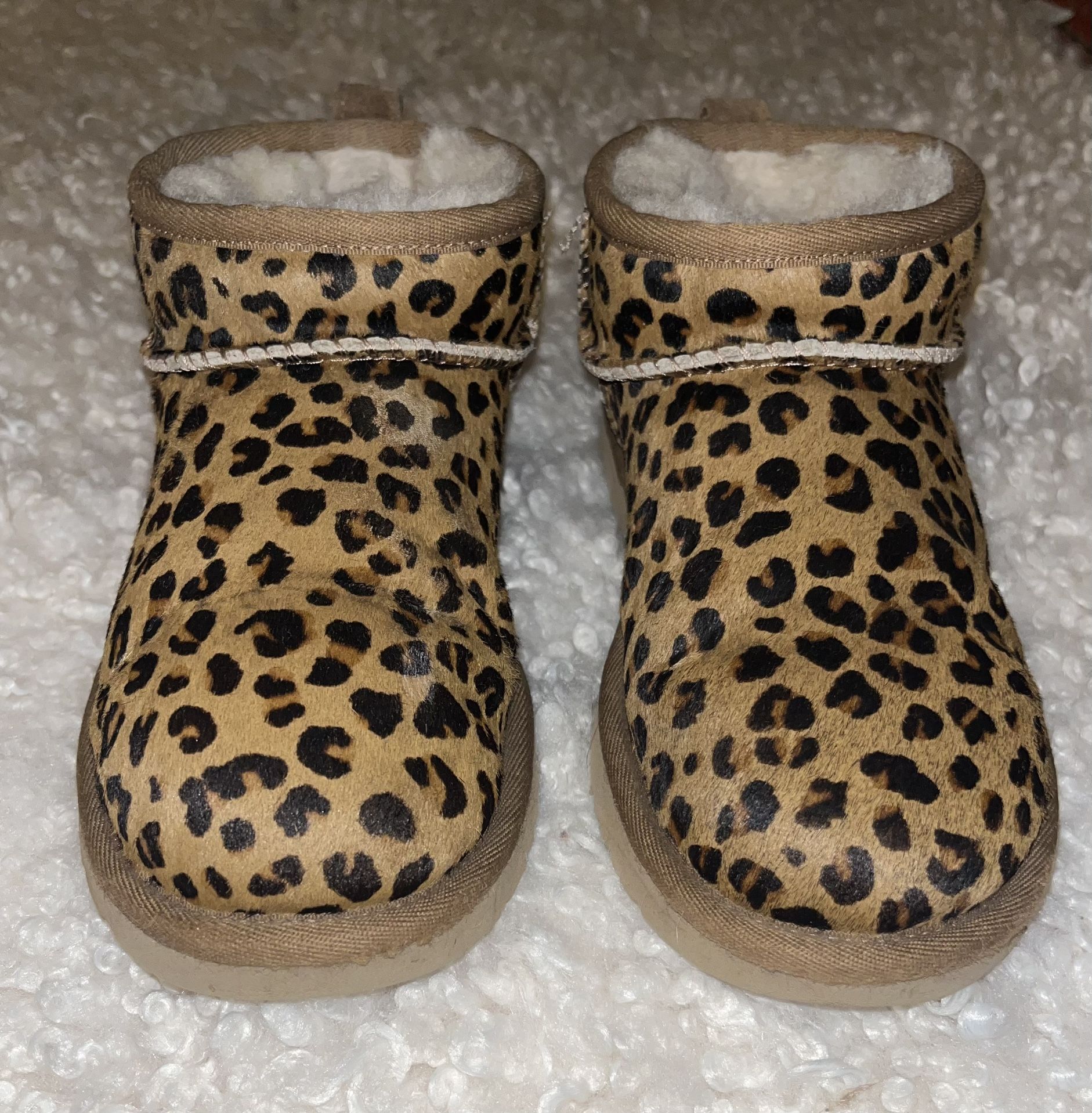 UGG ULTRA MINI BOOTS