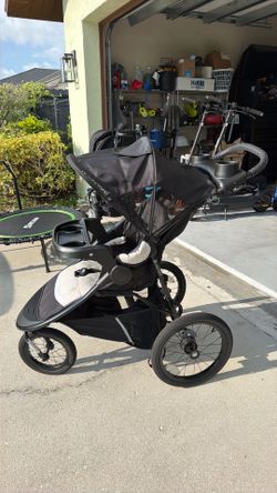 Baby Trend DLX baby jogger stroller