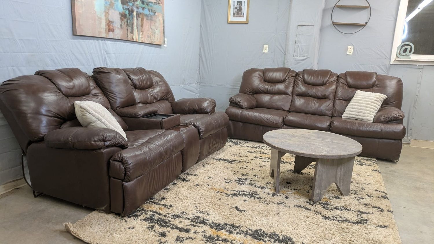 🛋️💥 Leather Recliner And Pullo Out Bed Sofa💥 Free Delivery And Financing Available!