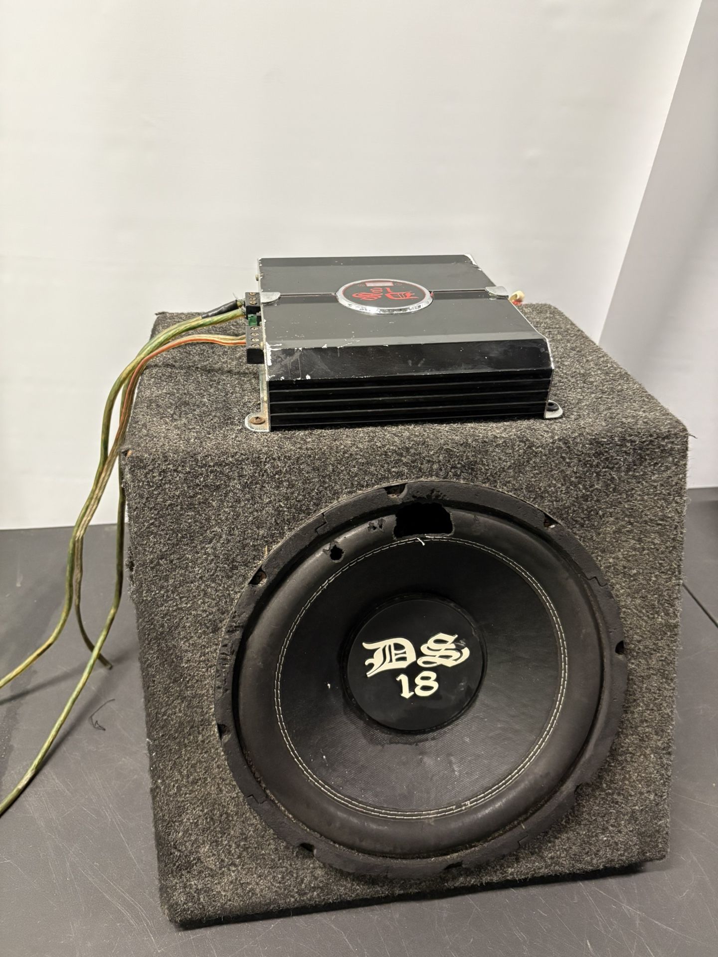 DS18 GEN-X1200.2 1200W 2-Channel Amplifier with SD18 Bass Hits