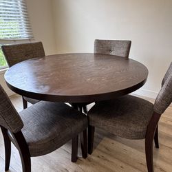 Moving sale: Dining Table Set 