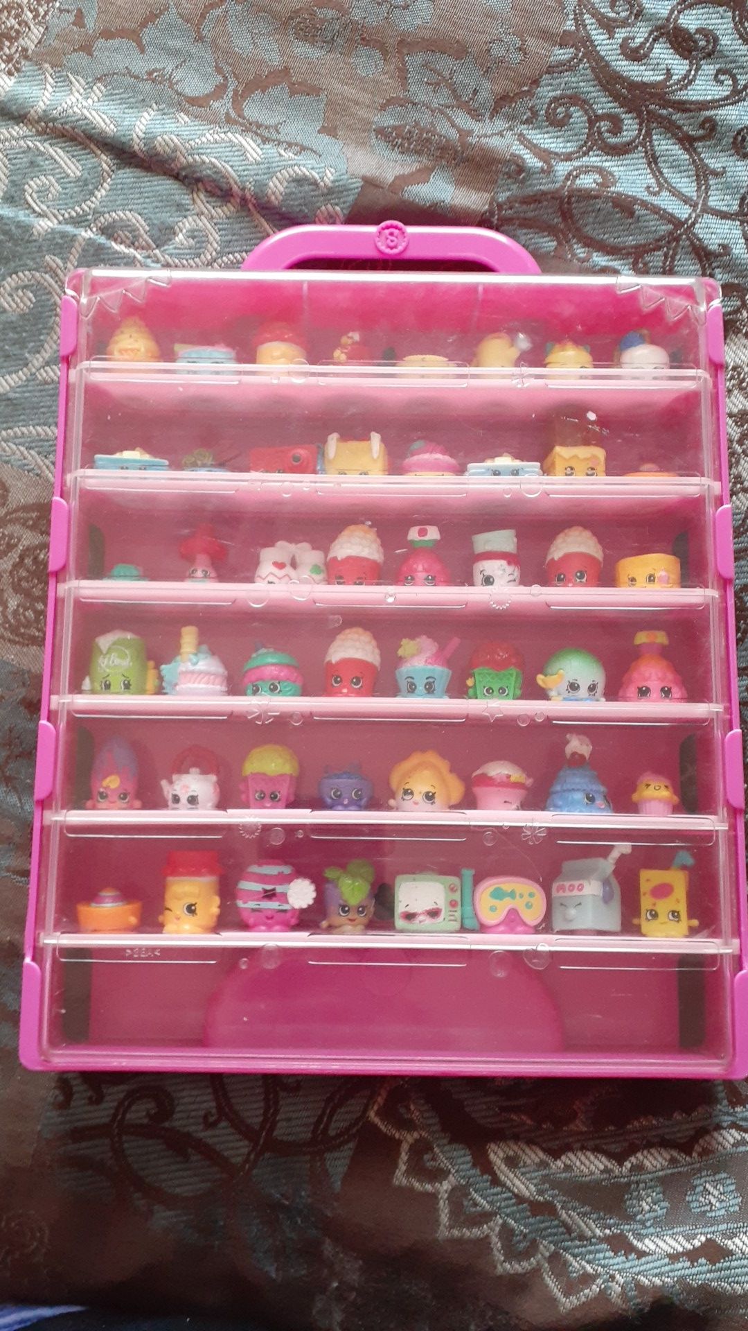 shopkins..